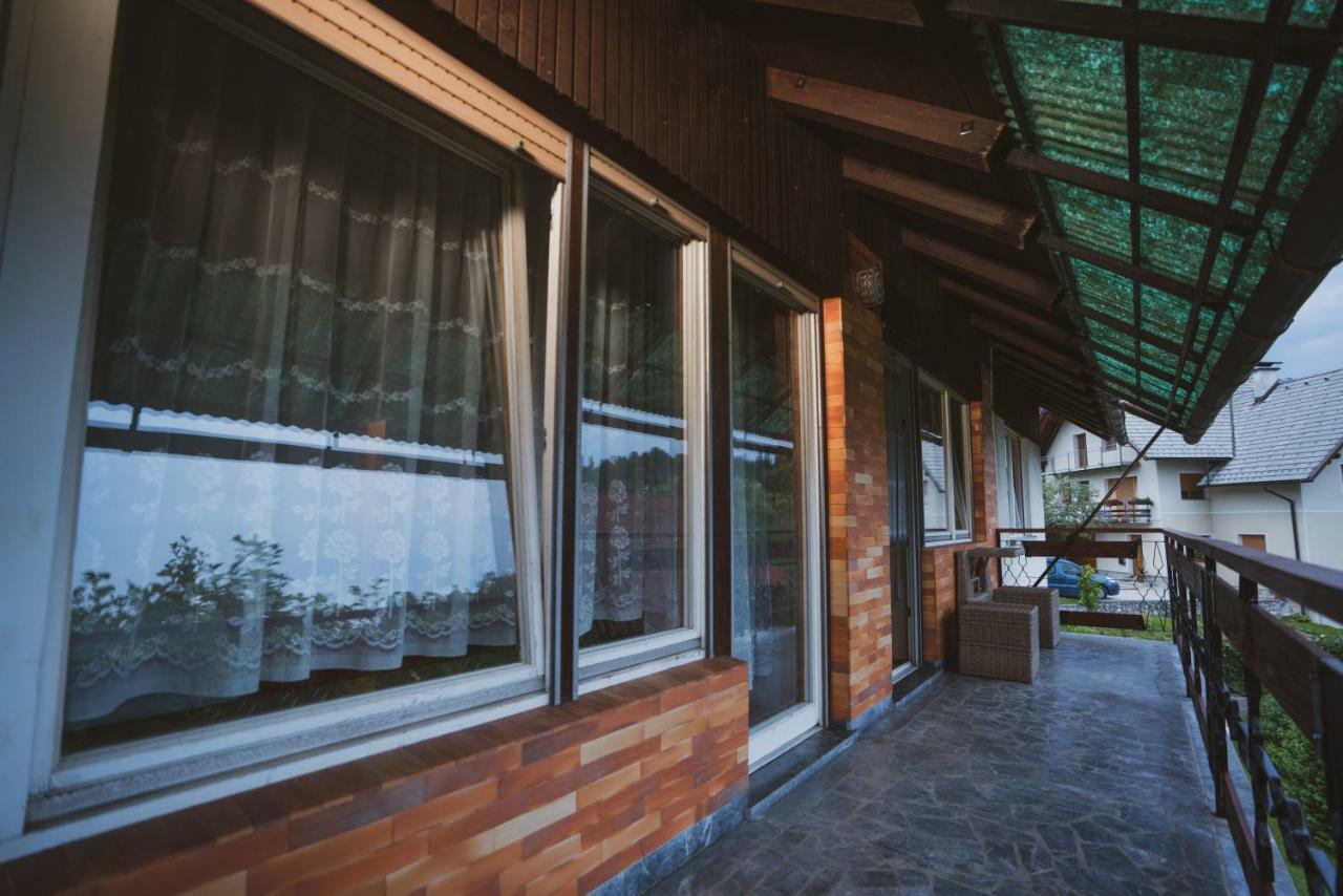 Apartmaji Retro Spodnje Gorje Exterior foto